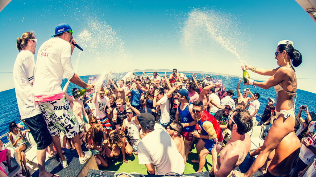 Oceanbeat-Ibiza-Boat-Party-2016-champagne-shower-biggest-crazy