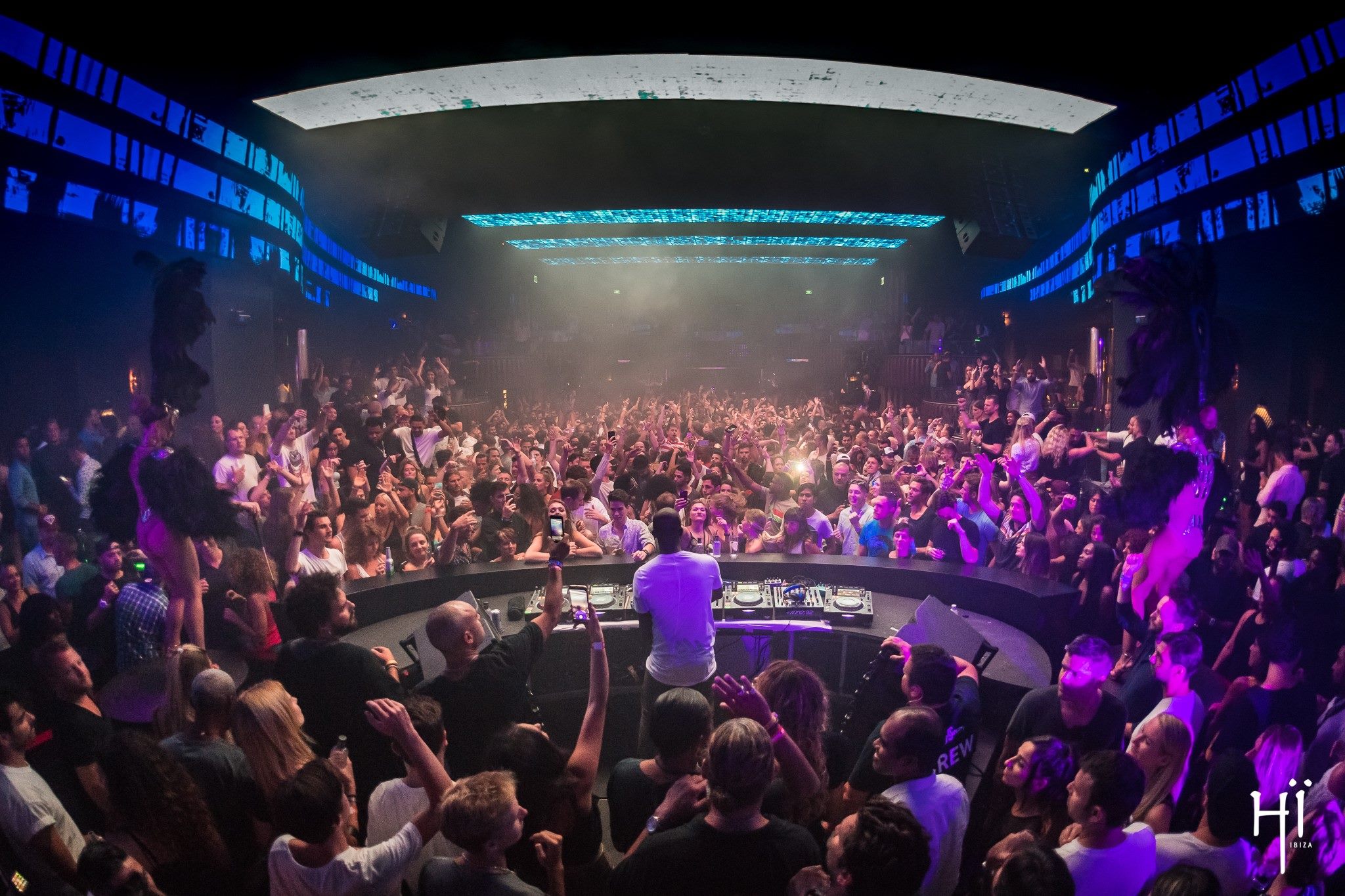 Hï announces the closing party! by night