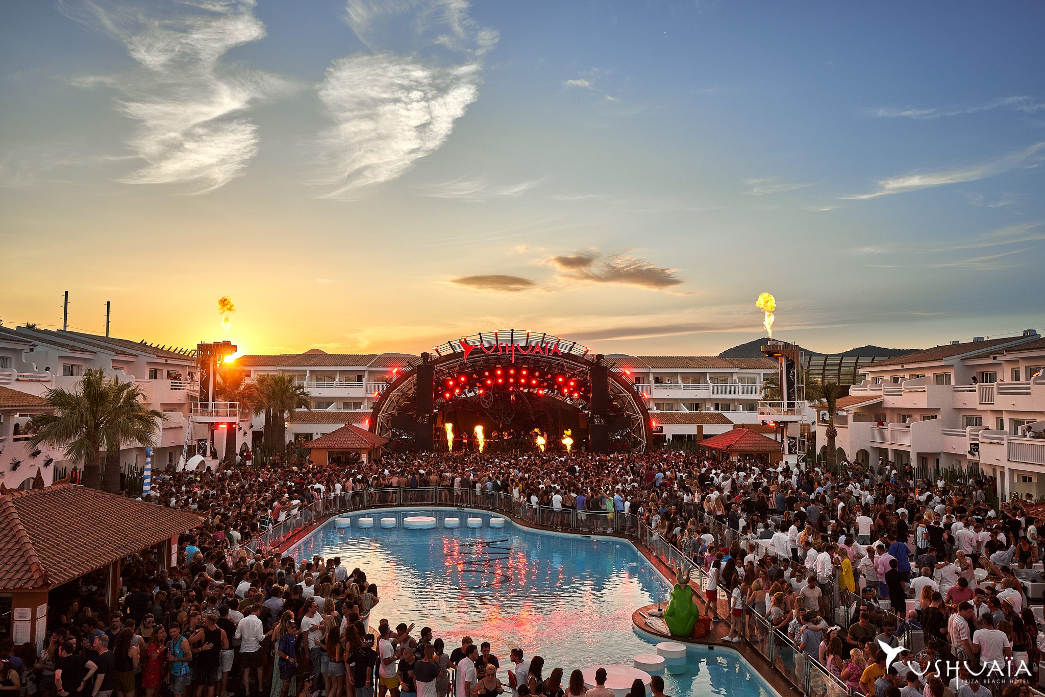 Week end at USHUAÏA Dystopia & ANTS! by night